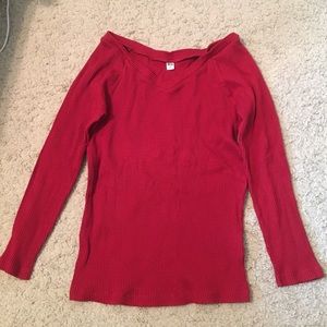Uniqlo red V-neck shirt free with any purchase